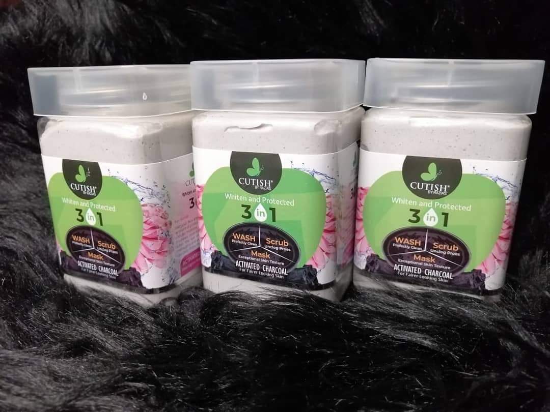 CUTISH  3 IN 1 CHARCOAL  JAR (300 GRAM)