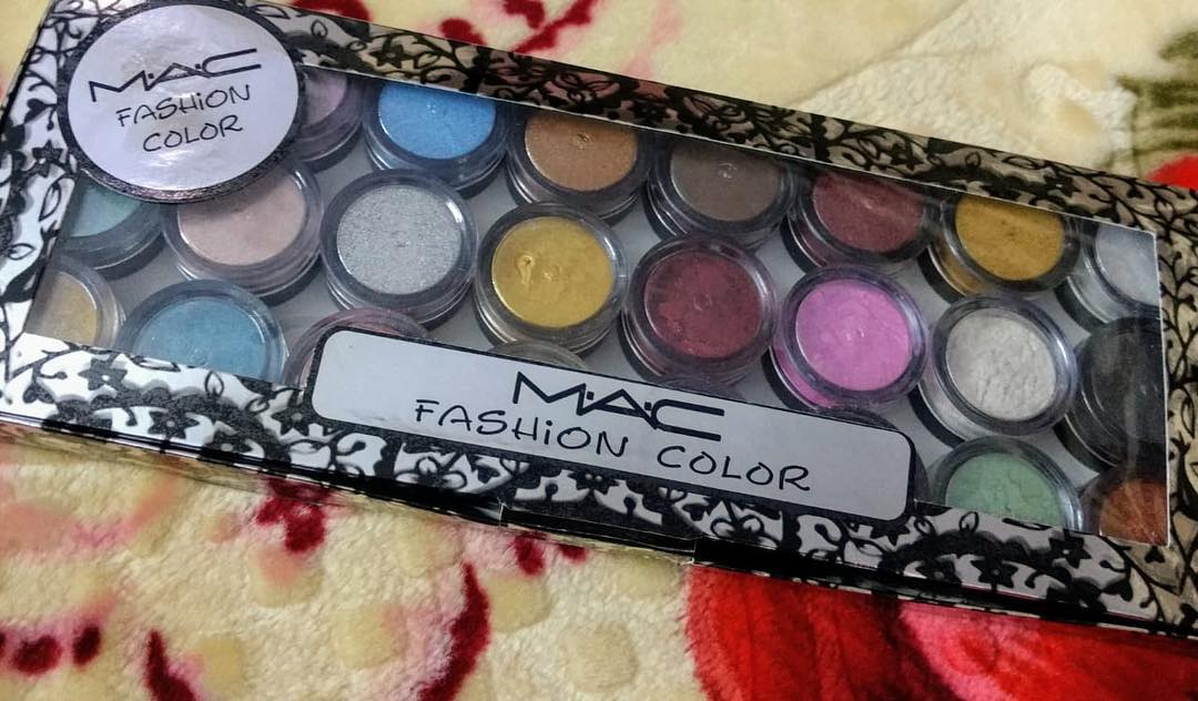MAC GLITTERS ND CREAMY EYESHADOW
