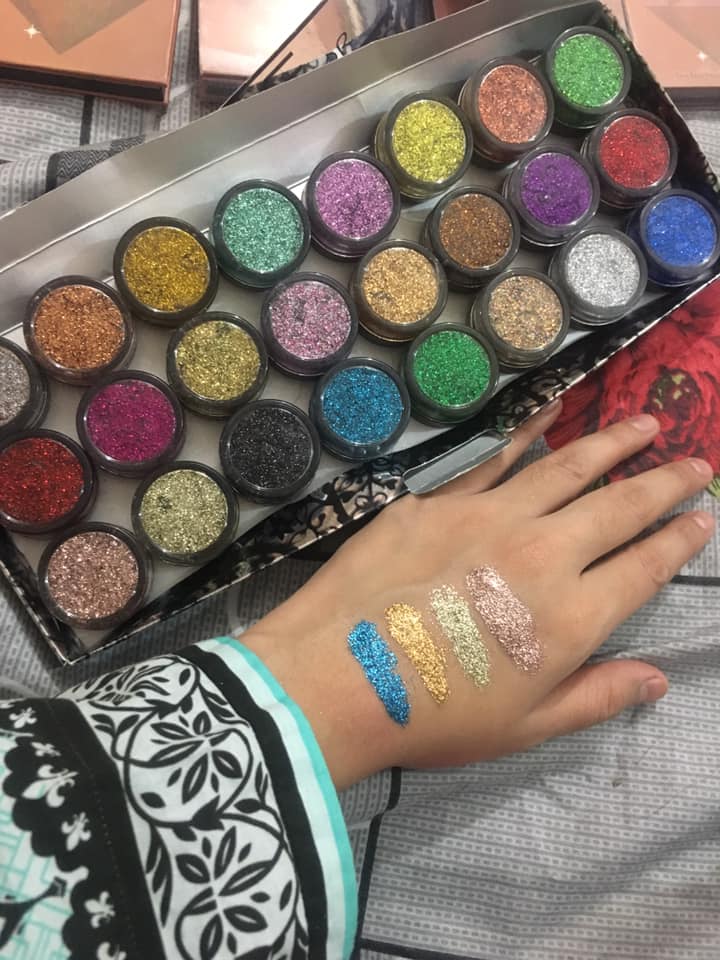 MAC GLITTERS ND CREAMY EYESHADOW