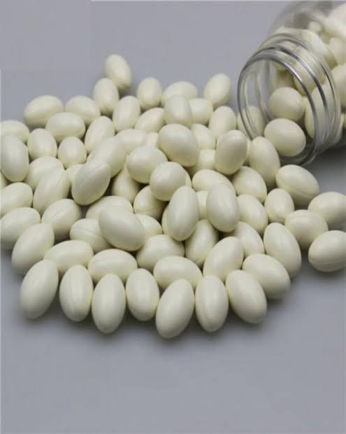 Facial Whitening jar of 200 capsoles