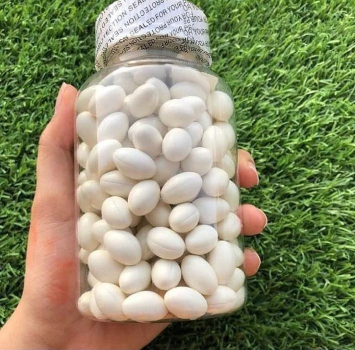 Facial Whitening jar of 200 capsoles