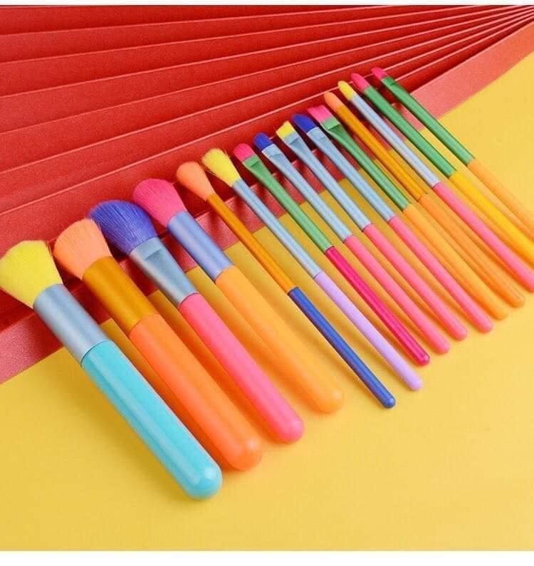 RAINBOW BRUSH SET - Image 2