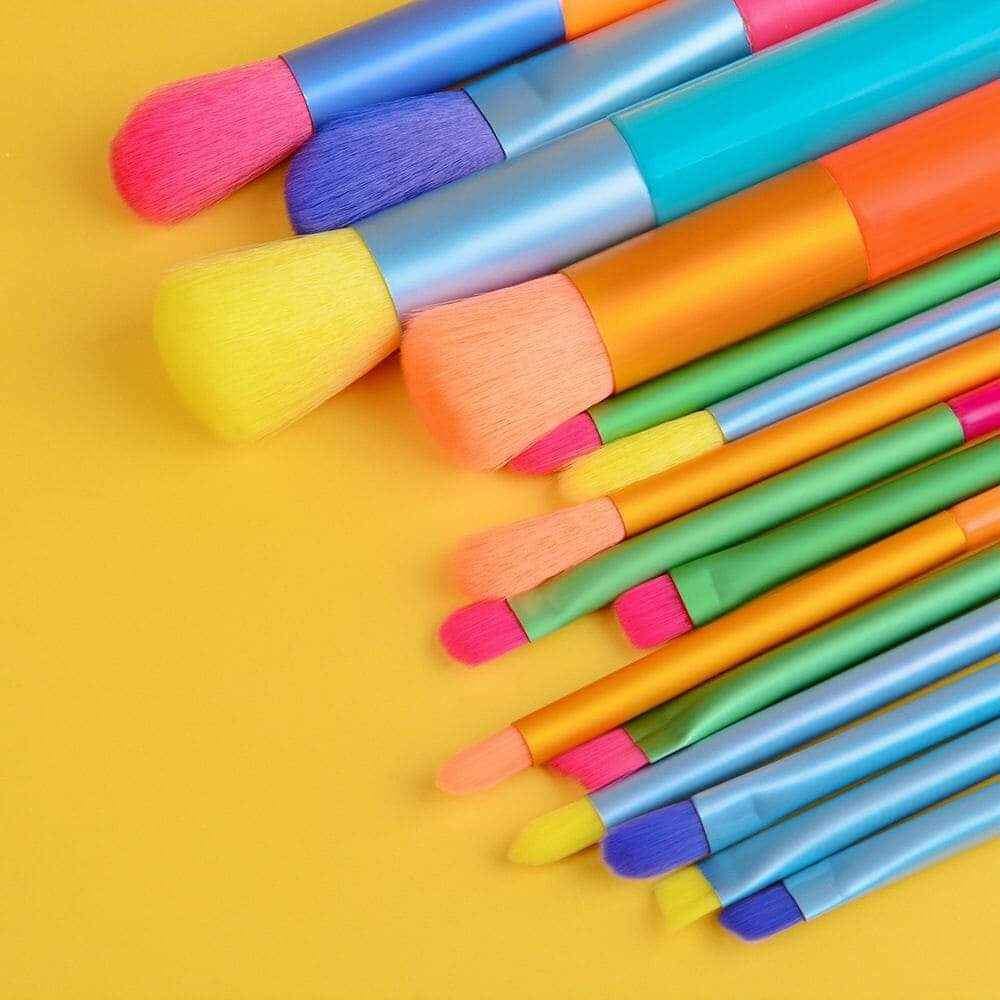 RAINBOW BRUSH SET
