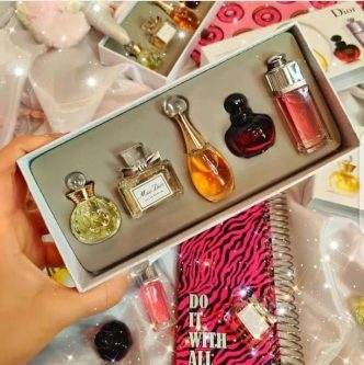 Dior Perfume Set of 5 Pieces - Image 4