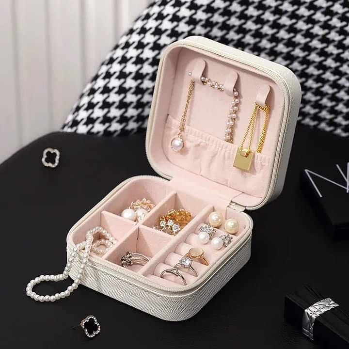 Mini Jewellery Organizer - Image 8